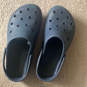 Crocs size 4 mens 6 womens blue